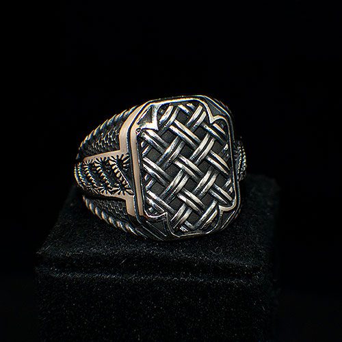 Anillo plata tipo sello con textura tejido