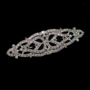 Broche plata de ley estilo placa art decó con circonitas en imitación a joyería de la época de oro blanco y brillantes.